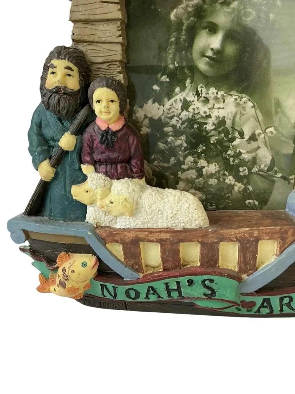 VIntage Noah’s Ark Photo Frame 3D Elements Table Decor or Hang